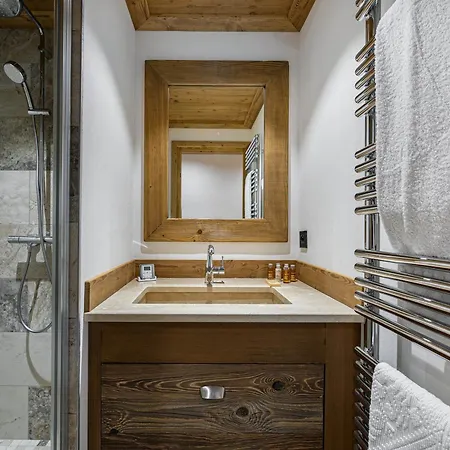 Superbe A Le Praz, Proche Des Pistes, Avec Parking Et Wifi - Fr-1-568-5 * Courchevel